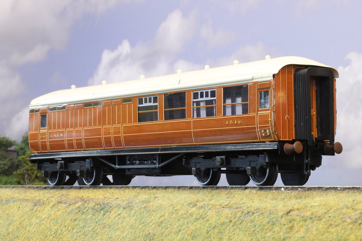 ACE Trains Coarse Scale O Gauge Set of 3 x LNER Teak Coaches