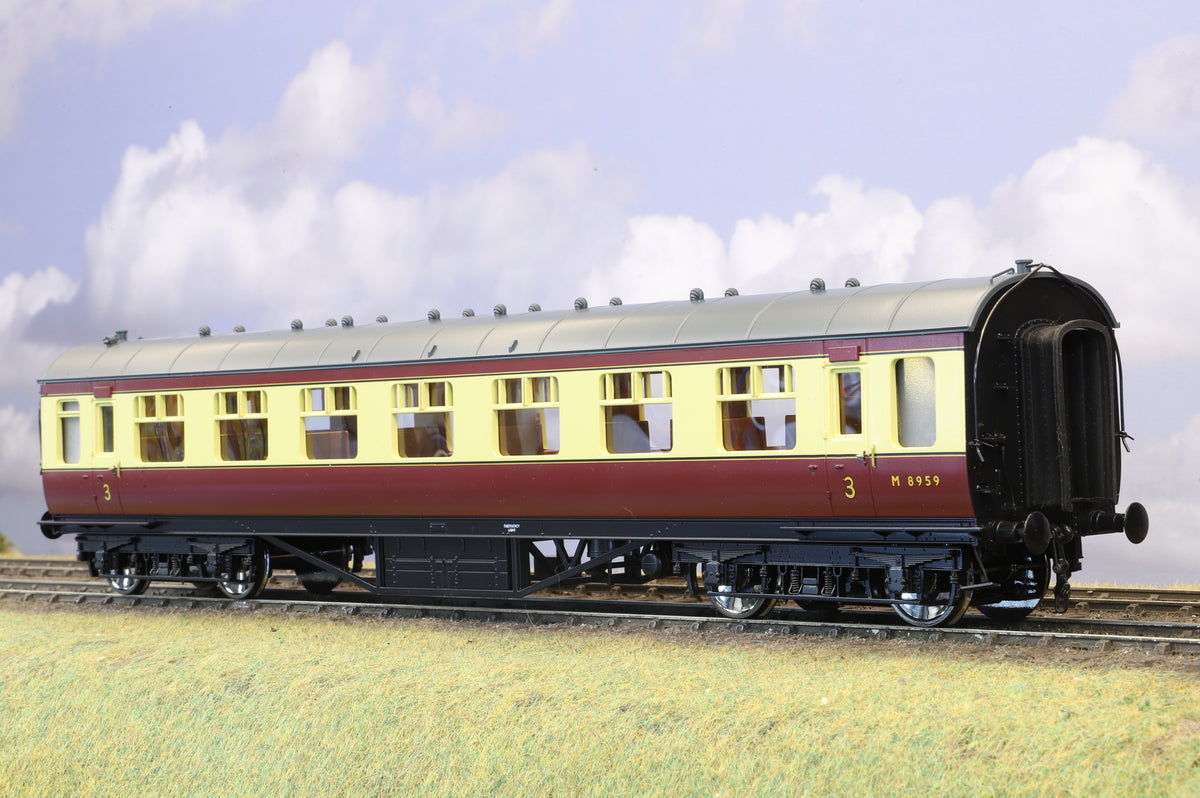 MTH Finescale O Gauge Rake of 4 x ex-LMS Stanier Coaches BR Crimson and Cream