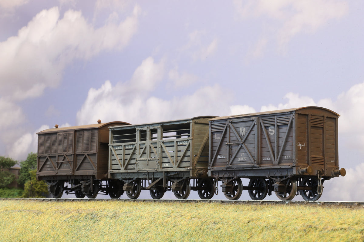 Finescale O Gauge (Kit-Built) Rake Of 3 Wagons, Weathered