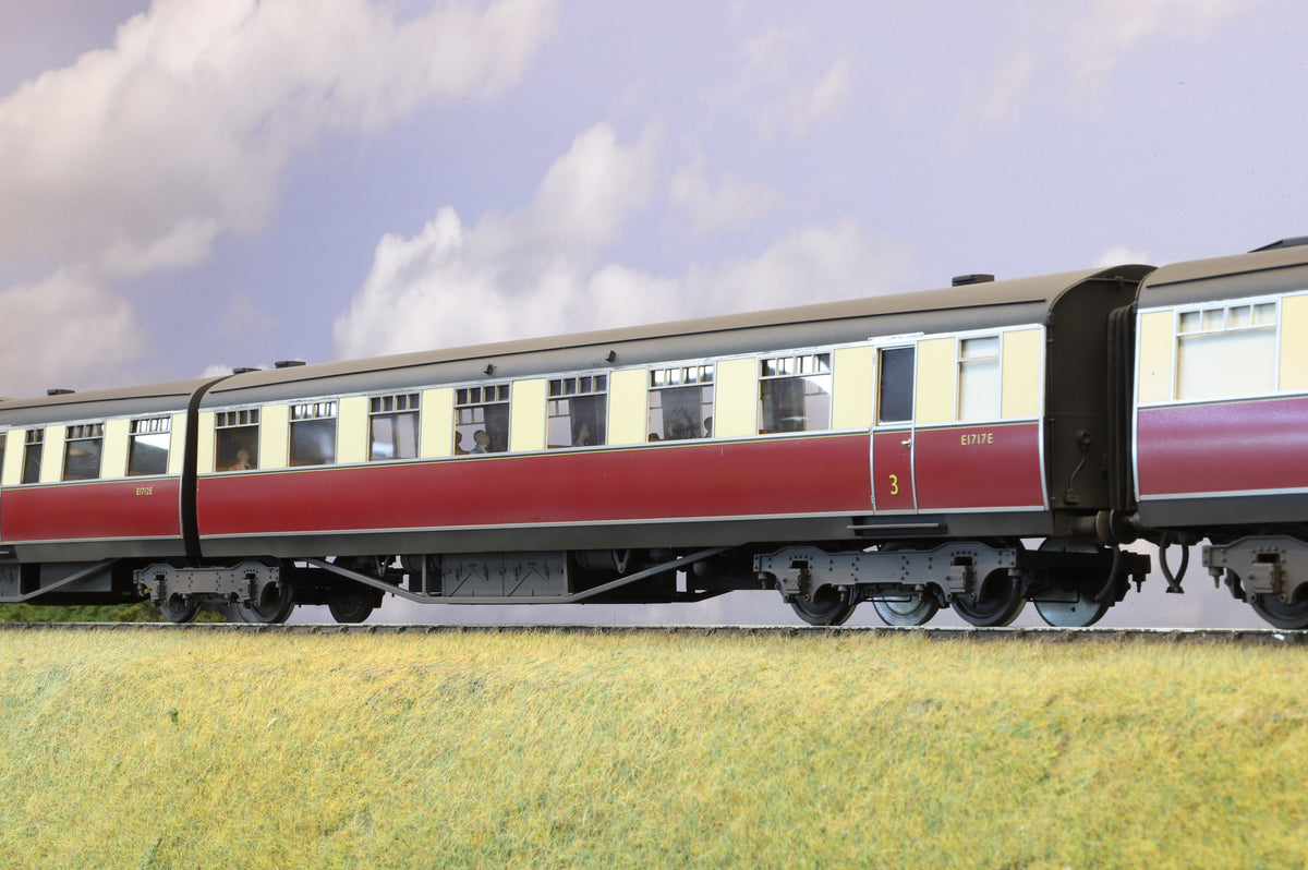 Golden Age Models Finescale O Gauge &#39;West Riding Limited&#39; 8-Car Articulated Set