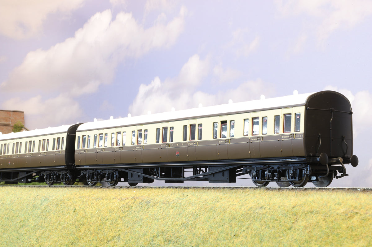 Lionheart Finescale O Gauge Suburban B Set Pair GWR Chocolate &amp; Cream