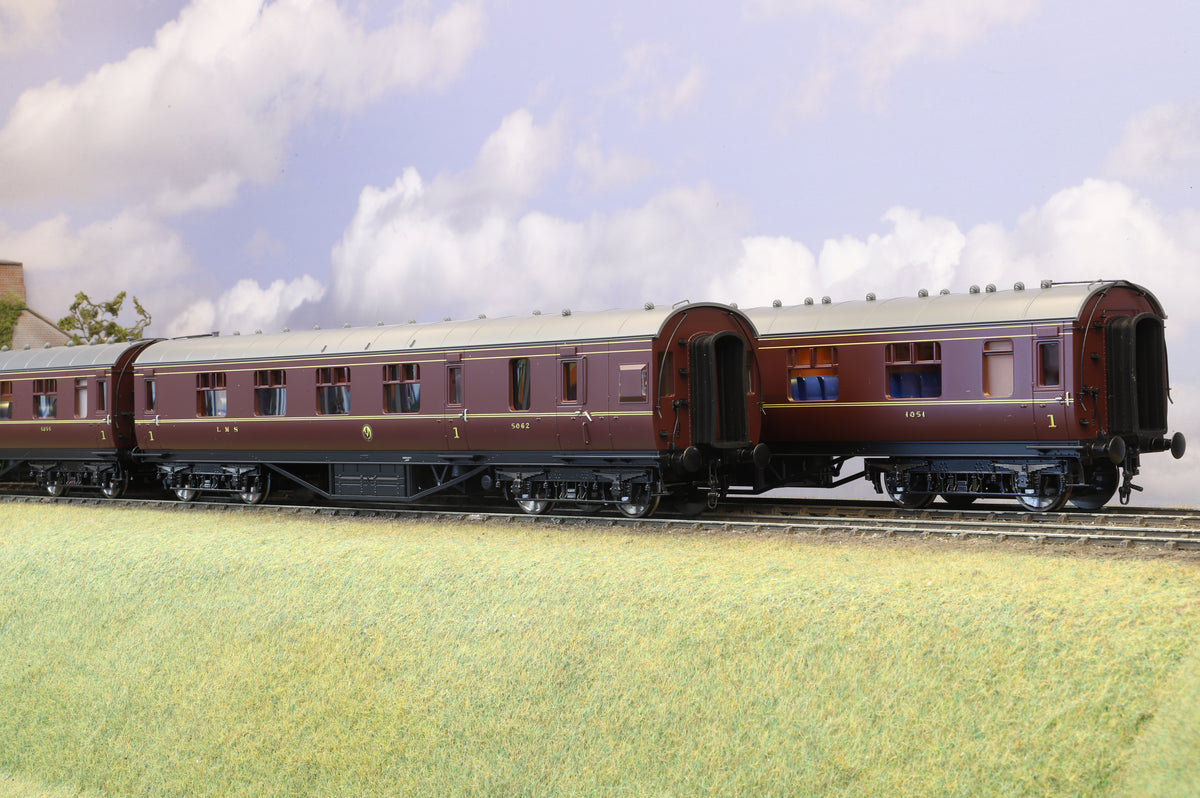 MTH Finescale O Gauge Rake of Four LMS Coaches, MTH 22-60060