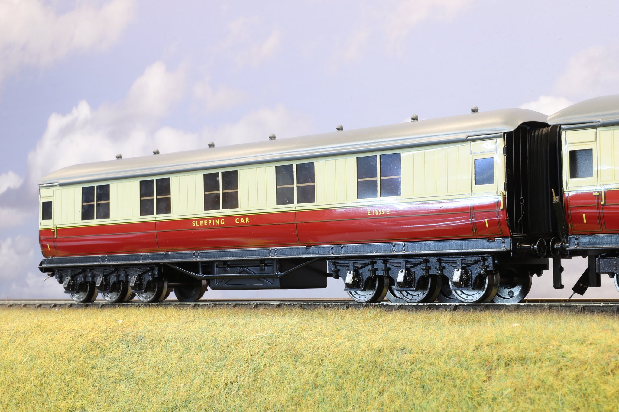 Darstaed Coarse Scale O Set of 3 LNER Gresley Coaches BR Crimson & Cre ...