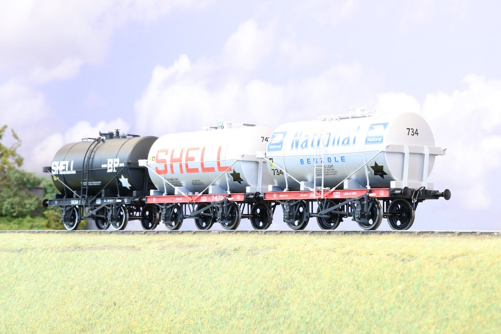 Dapol Finescale O Gauge Rake of 3 Private Owner 14Tank Wagons