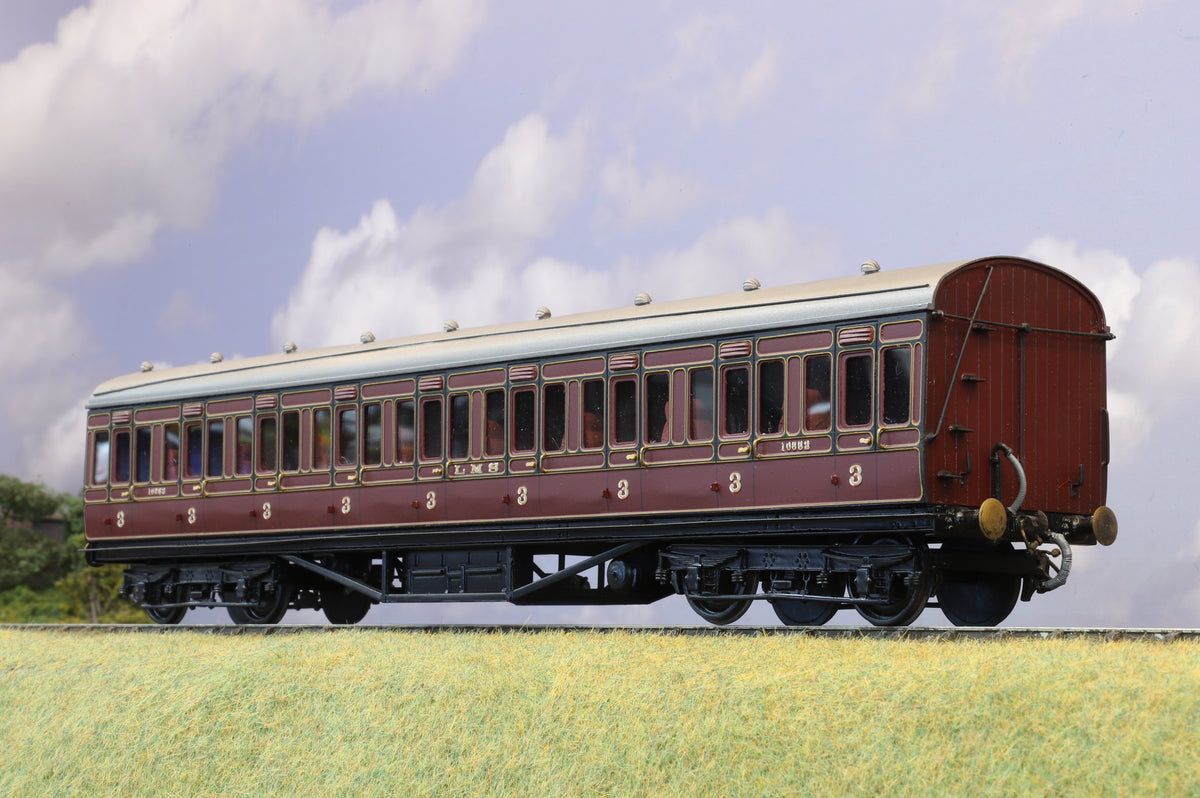Finescale O Gauge (Kit-Built) LMS Suburban Third No. 10882 (Brass Construction)