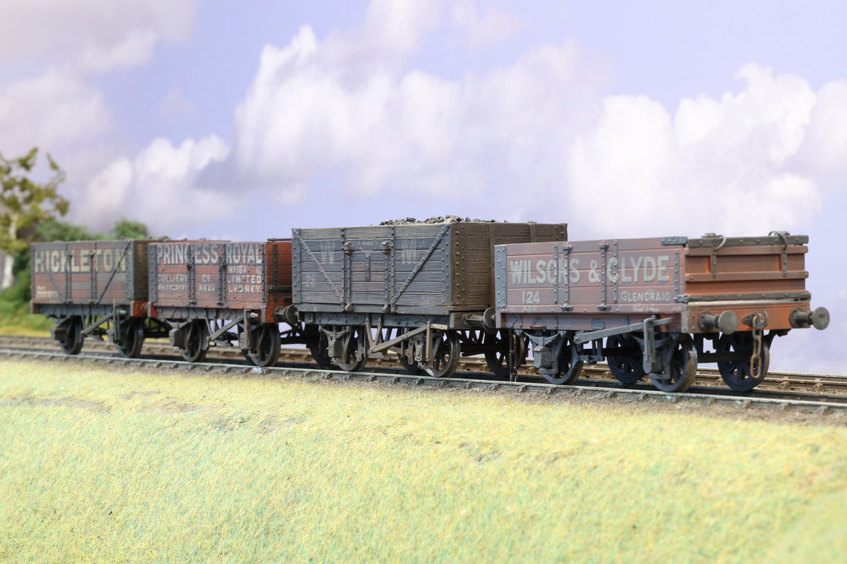 Finescale O Gauge (Kit-Built) Rake of Four Private Owner Wagons, Weathered