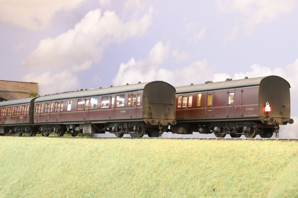 Rake of Three Darstaed Finescale O Gauge Mk1 Suburbans, BR Lined Maroon, Weathered