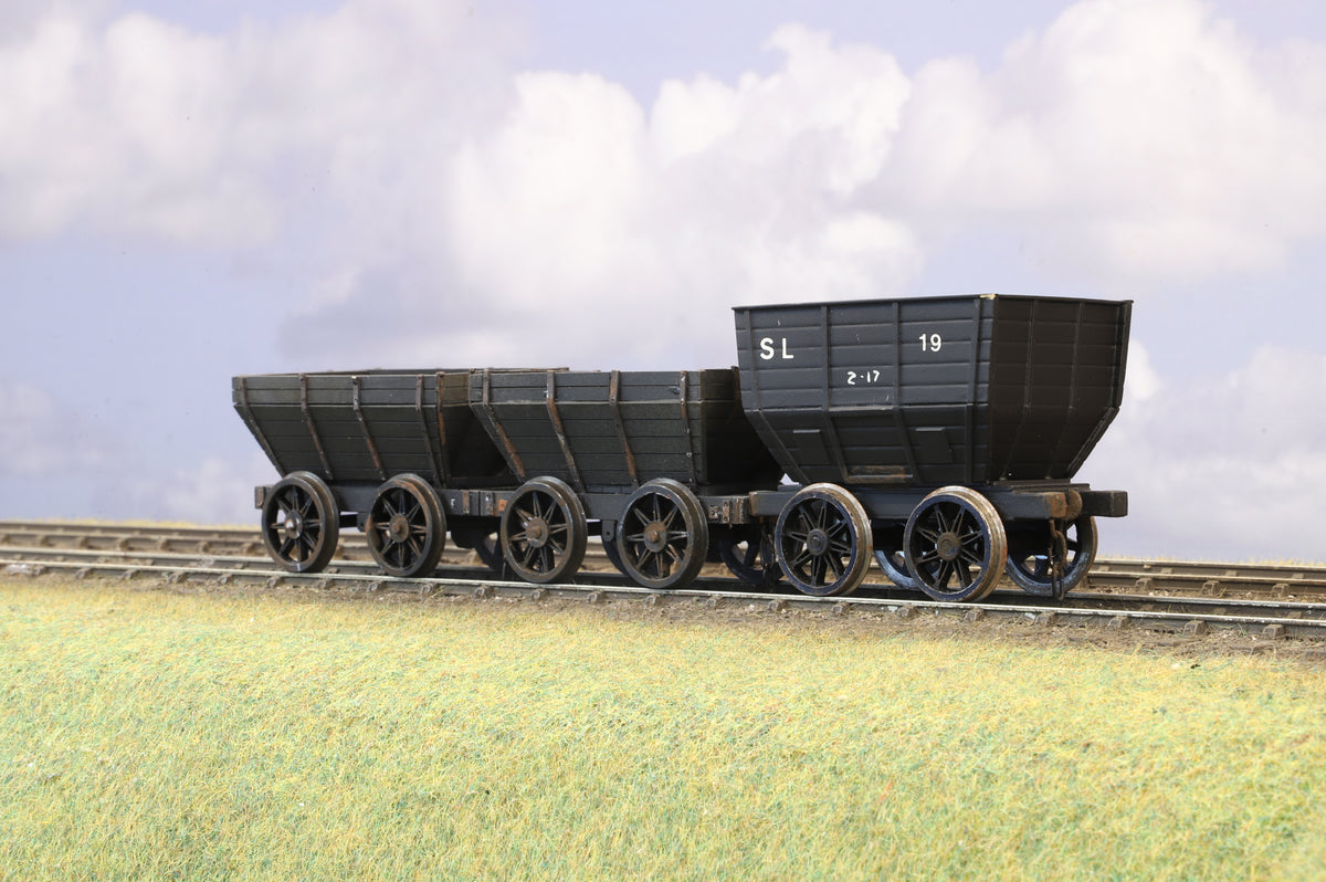 Finescale O Gauge Rake of Three Coal Chaldrons, Weathered