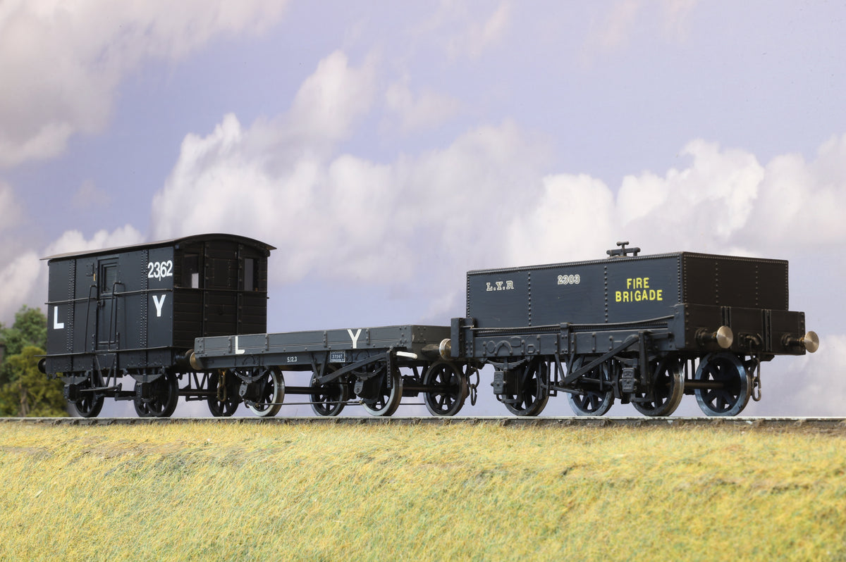 Kit Built Finescale O Gauge Rake of Three Lancashire &amp; Yorkshire Mixed Wagons
