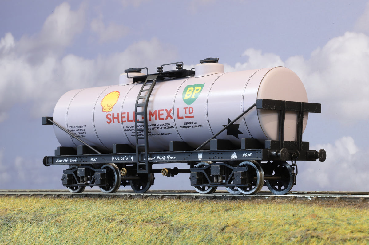 Darstaed D31-13 7mm Finescale O Gauge Bogie Tanker, Post-War 'Regent'