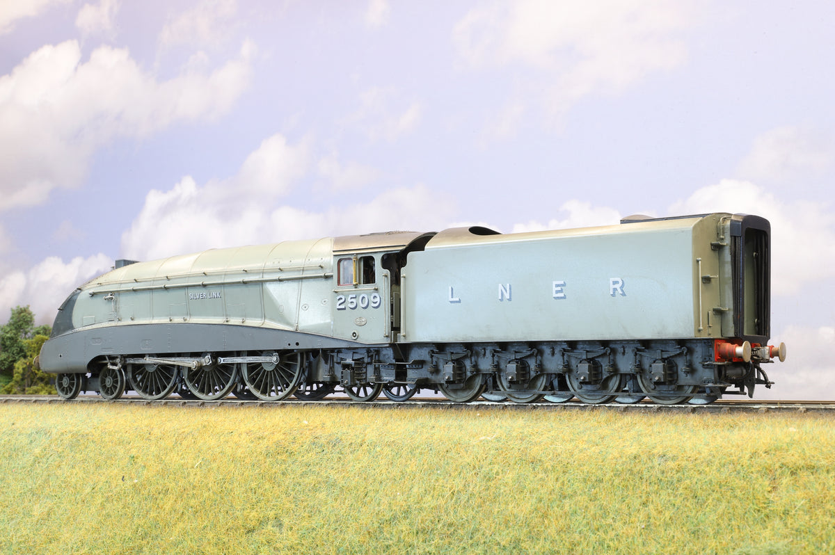 L.H. Loveless Finescale O Gauge Gresley Class A4 No. 2509 &#39;Silver Link&#39; LNER Silver (Weathered)