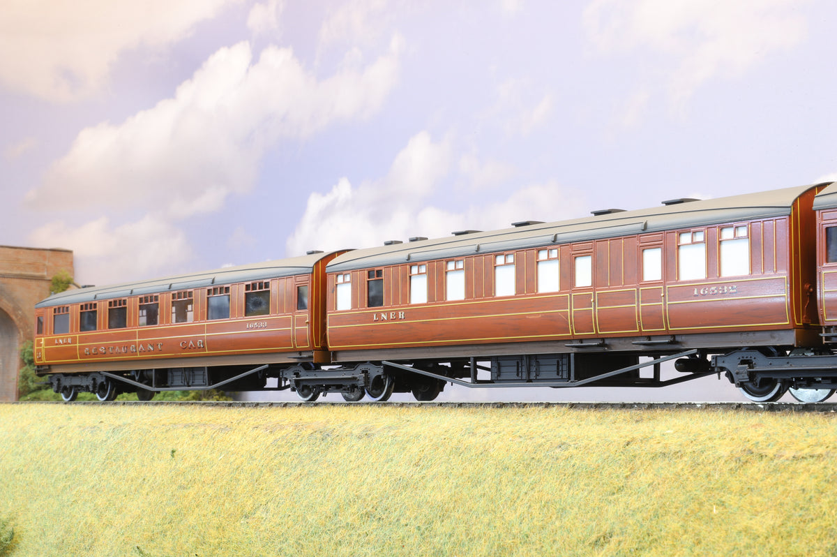 Golden Age Models Finescale O Gauge Gresley Restaurant Triplet Set LNER Teak