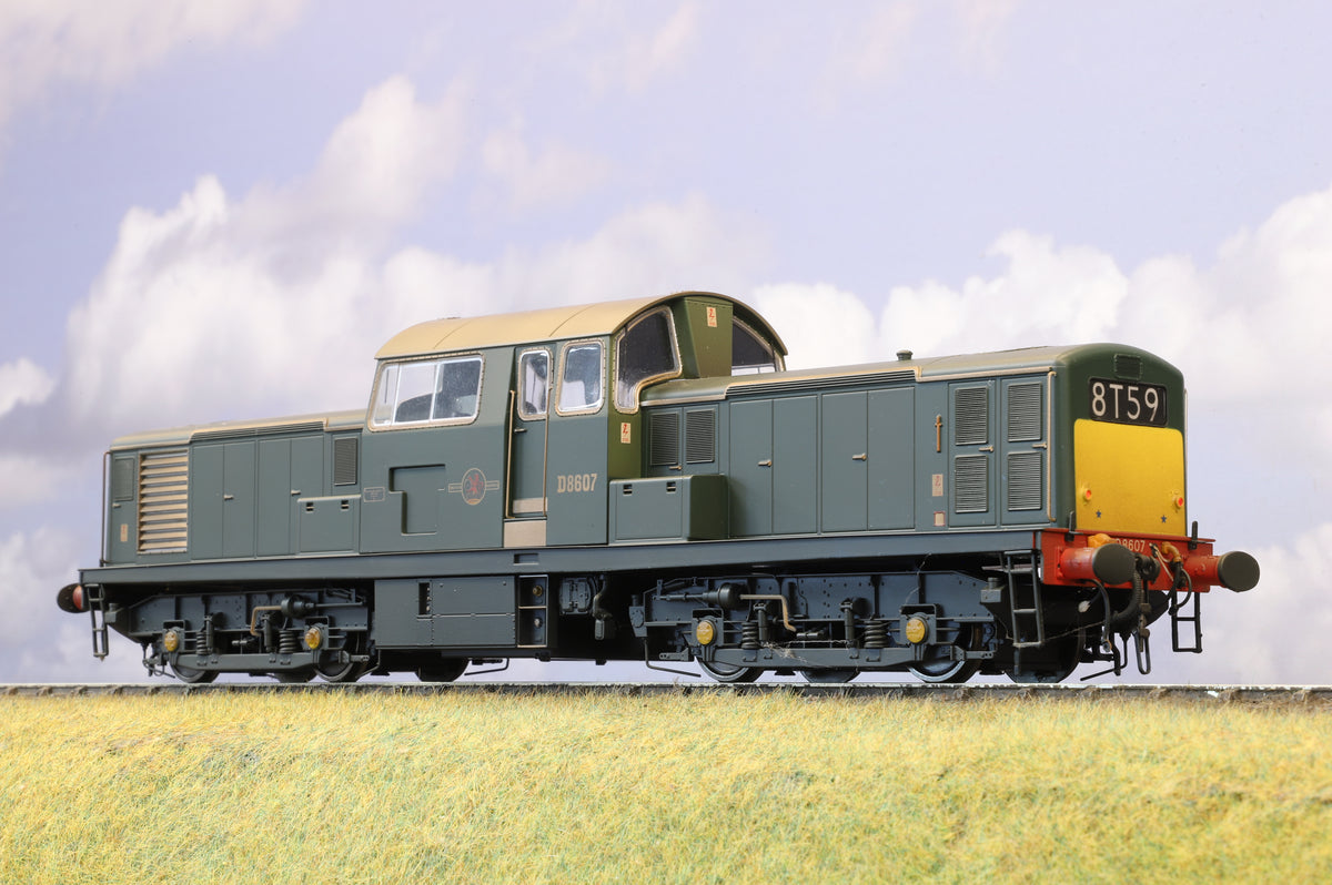 Heljan O Gauge Class 17 &#39;Clayton&#39; No. D8607 BR Green (Weathered) DCC Sound