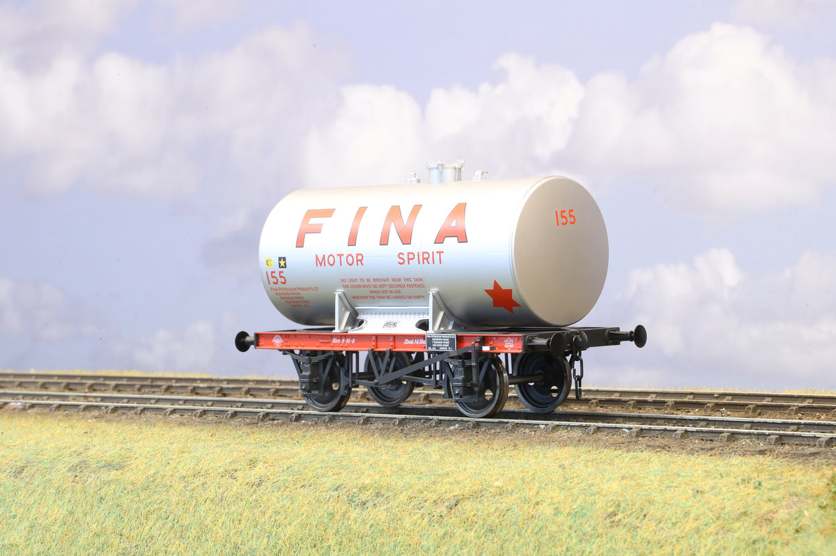 Dapol Finescale O Gauge Class A Anchor Mounted Tank 'FINA' No. 155