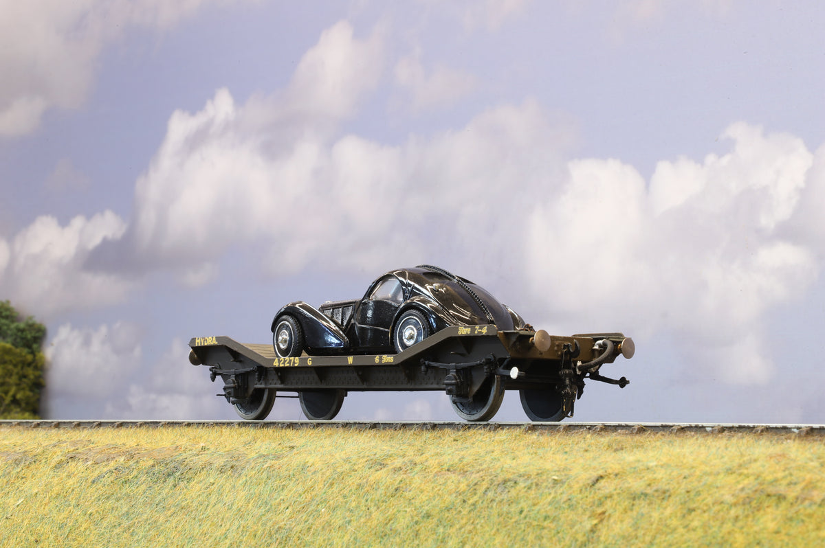 Kit-built Finescale O Gauge GWR &#39;Hydra&#39; Flatbed with Bugatti Load