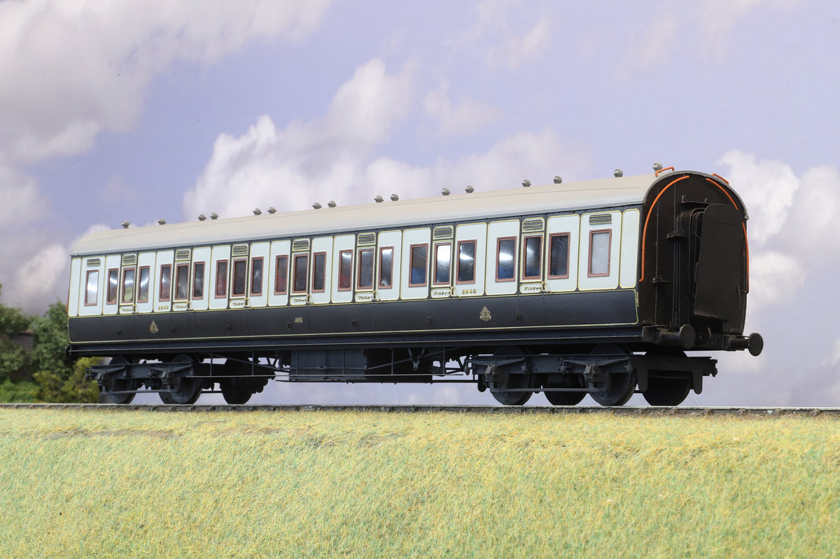 Kit-built Finescale O Gauge LNWR Corridor Composite No.3943