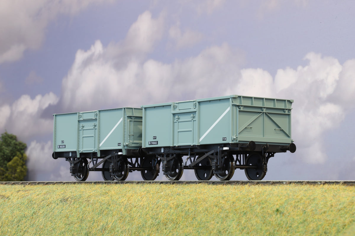 Dapol Finescale O Gauge Pair of 16T Mineral Wagons