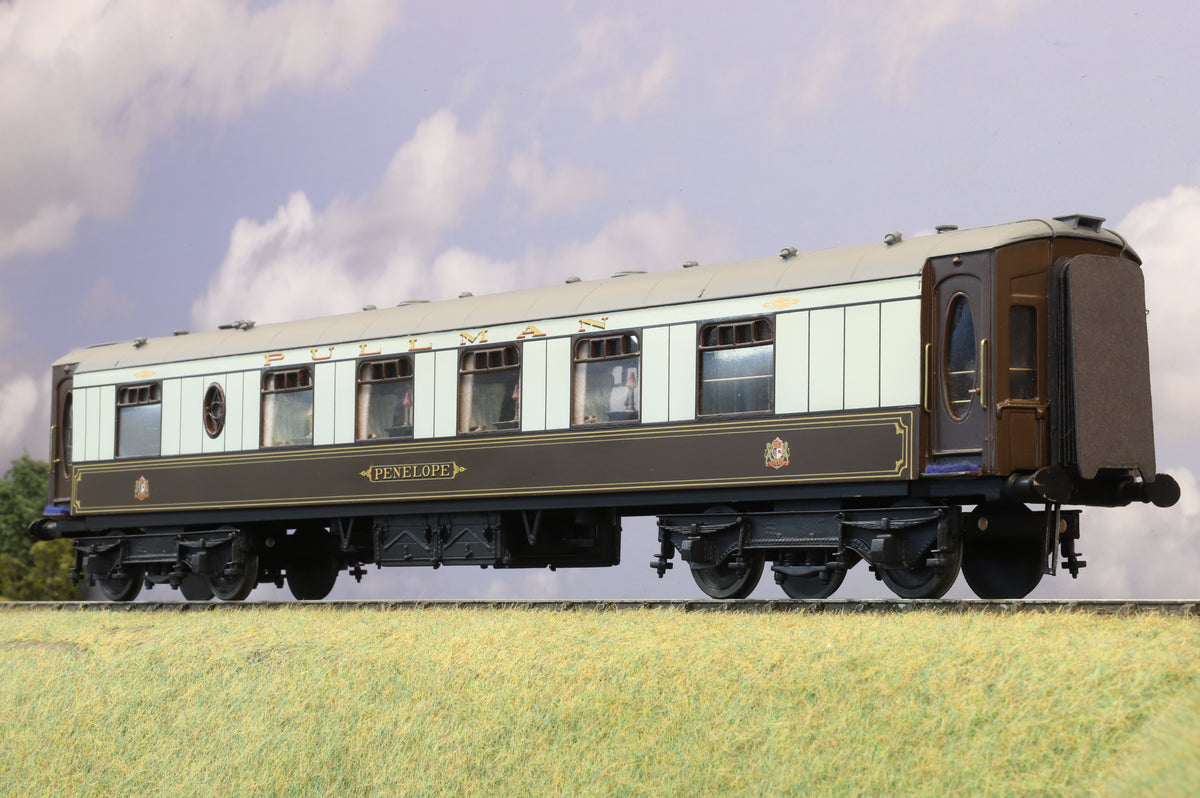 Kit-built Finescale O Gauge Pullman Parlour Kitchen 1st 'Penelope'