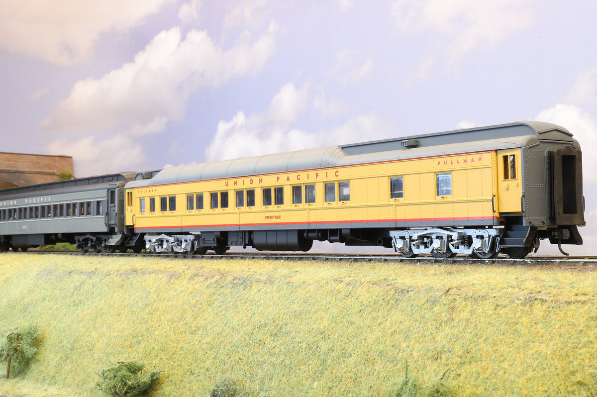 Golden Gate Depot Mixed Rake of 4 Union Pacific Pullman / Standard Passenger Cars