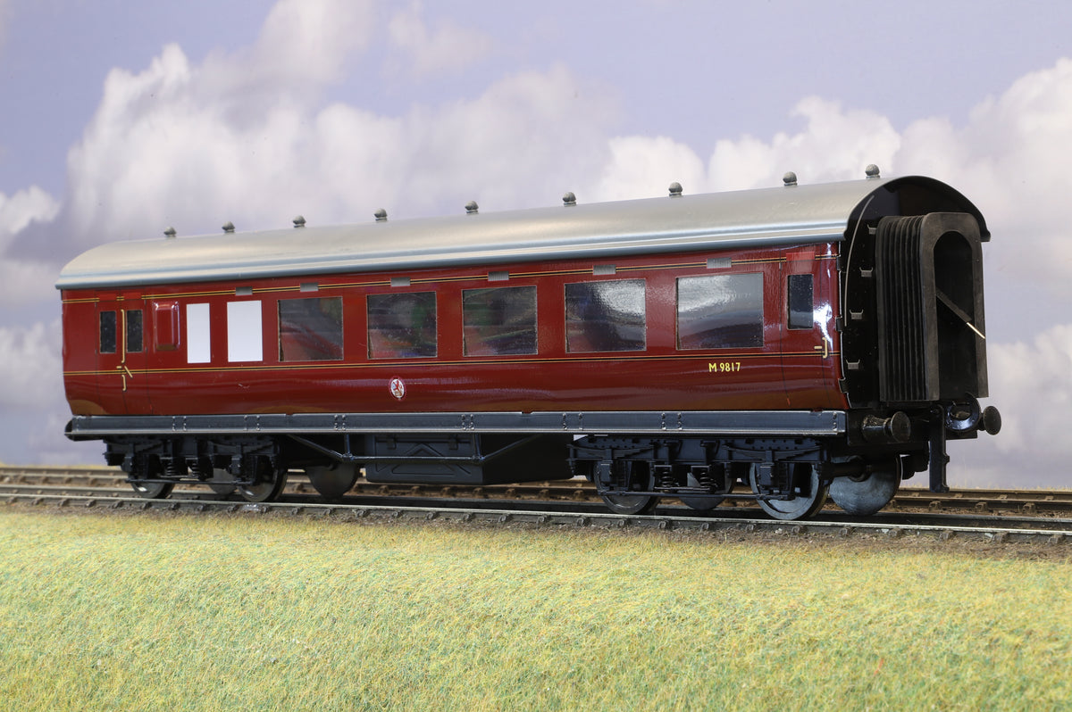 Darstaed Finescale/Coarse Scale O Gauge ex-LMS Period 1 Corridor Brake Coach BR Maroon No. M9817