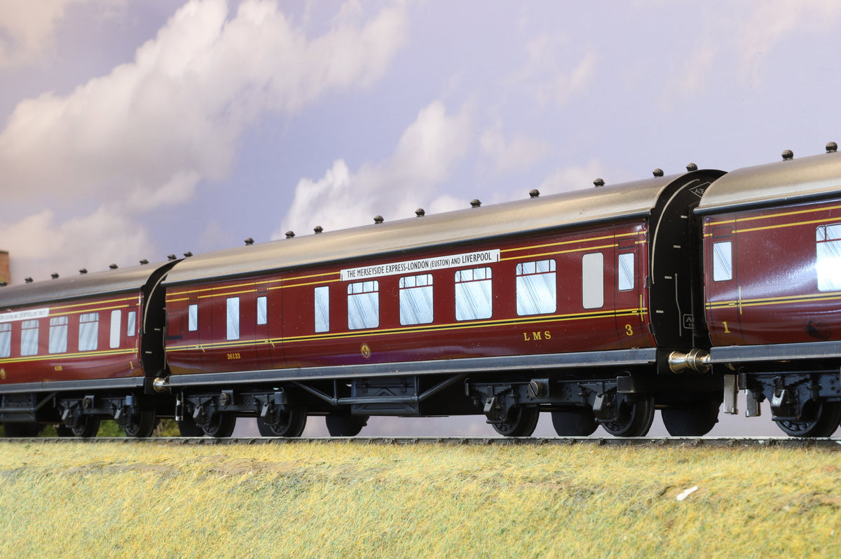Ace Trains Coarse Scale O Gauge Rake of Five LMS 'Merseyside Express' Coaches. 2/3 Rail