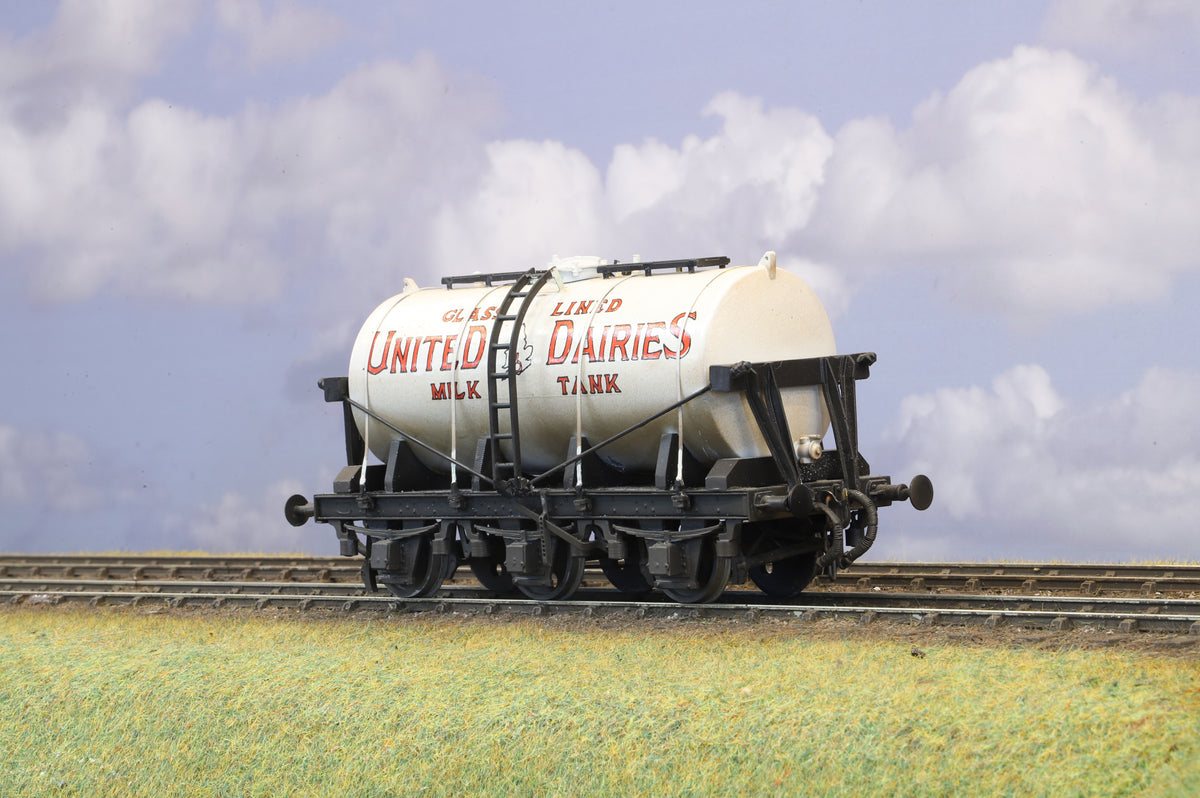 Finescale O Gauge (Kit-Built) LMS 6 Wheel Milk Tanker 'United Dairies' (Brass Construction)