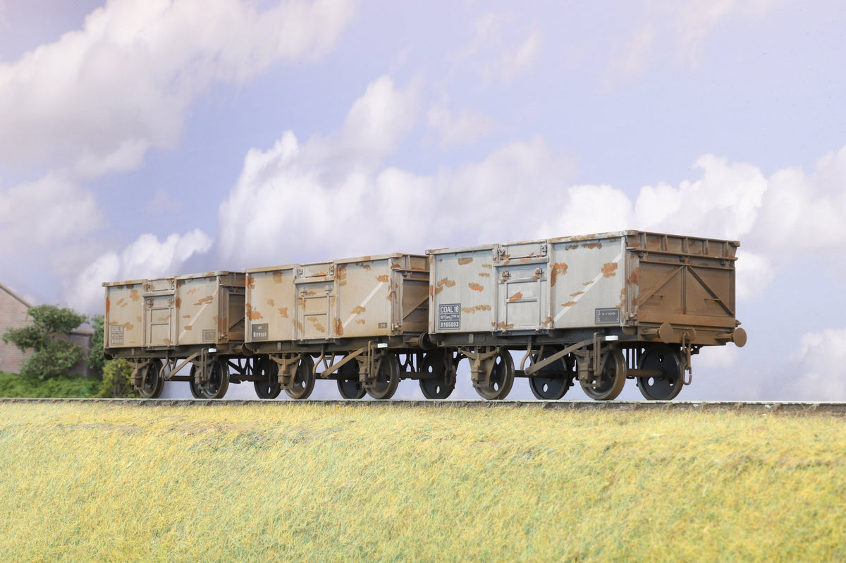 Dapol Finescale O Gauge Rake of Three x 16T Mineral Wagons (Weathered)