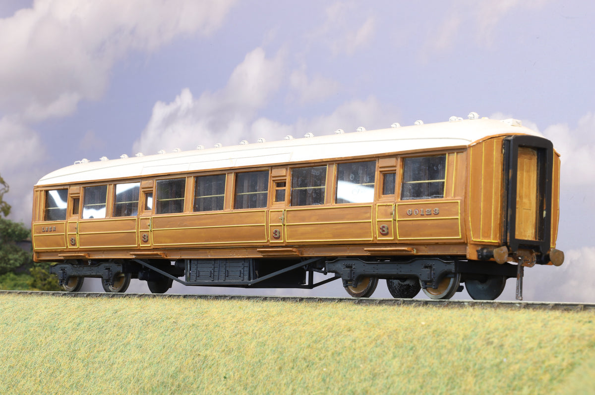 Finescale O Gauge (Kit-Built) LNER Gresley Teak Corridor Third No. 60123