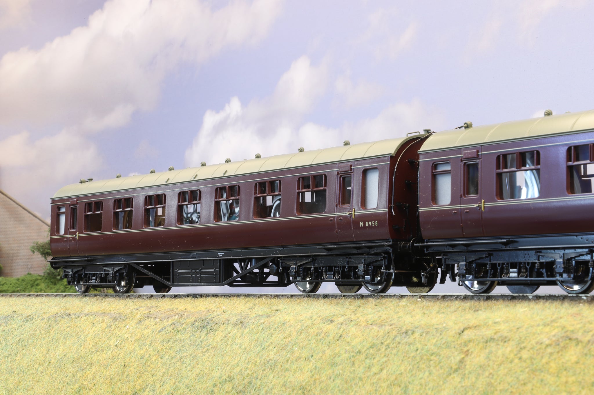 Train Rake MTH Finescale O Gauge Rake of 4 x LMS Stanier Coaches BR Lined Maroon ...