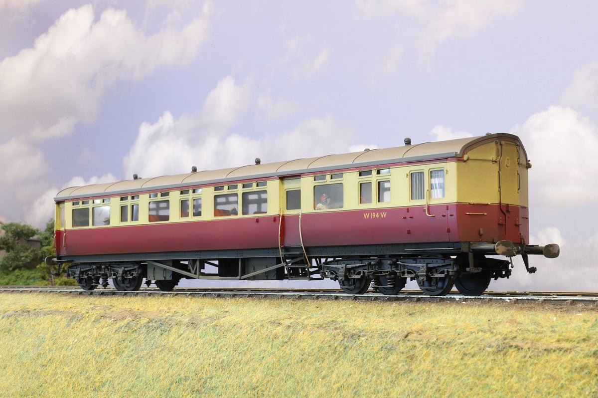 Sancheng/Tower Models 7mm Finescale O Gauge BR Carmine & Cream Autocoach, Weathered
