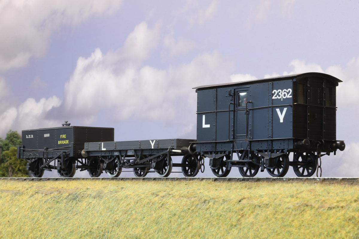 Kit Built Finescale O Gauge Rake of Three Lancashire &amp; Yorkshire Mixed Wagons