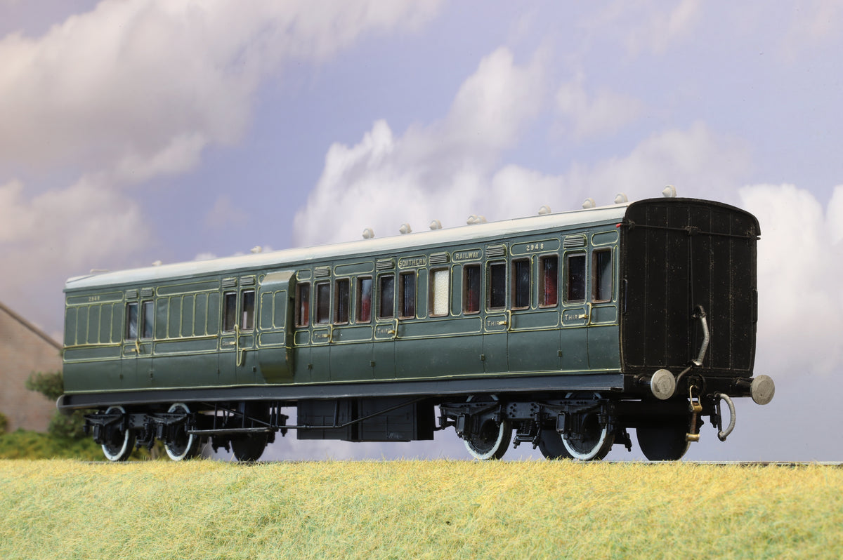 Finescale O Gauge (Kit-Built) Pair of LSWR 56ft 'Cross Country' Brake Composites, SR Olive Green