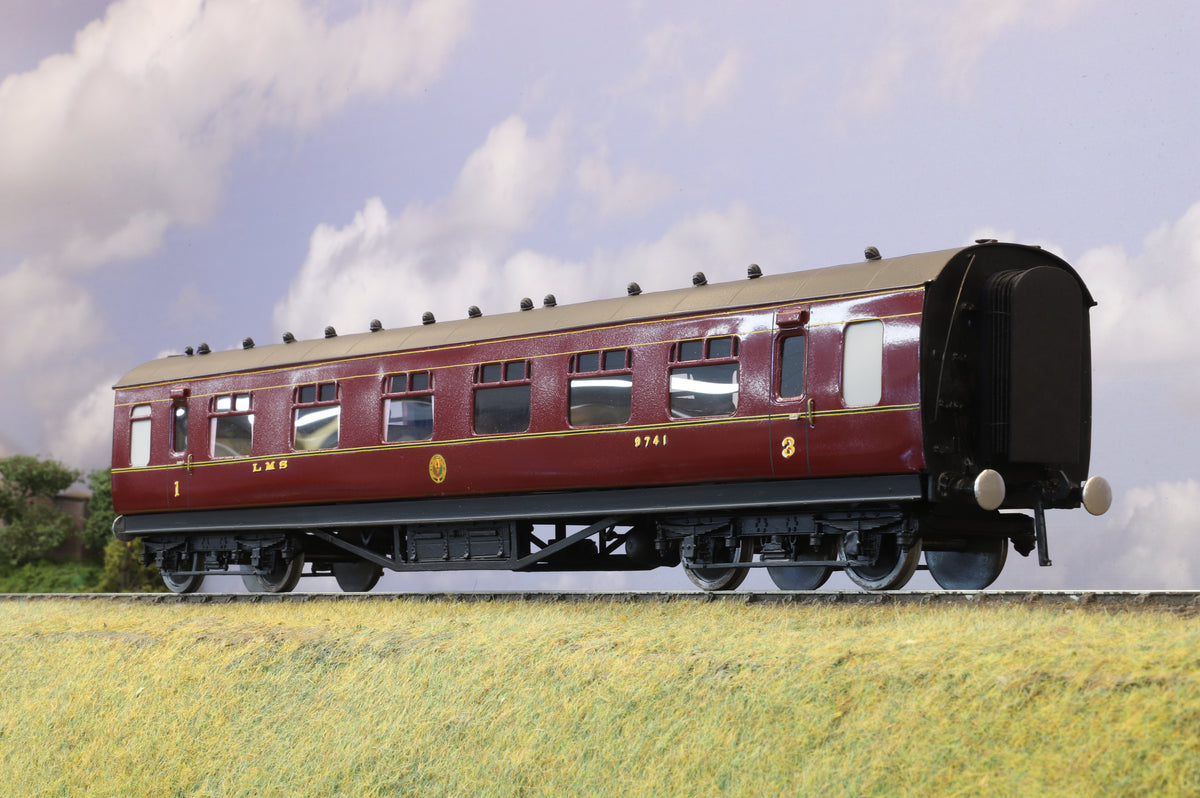 Kit-built Finescale O Gauge LMS First / Third Corridor No. 9741