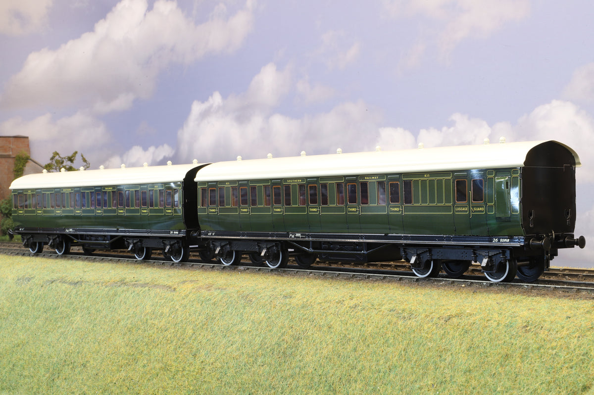 Darstead Coarse Scale O Gauge Pair of SR Suburban Coaches