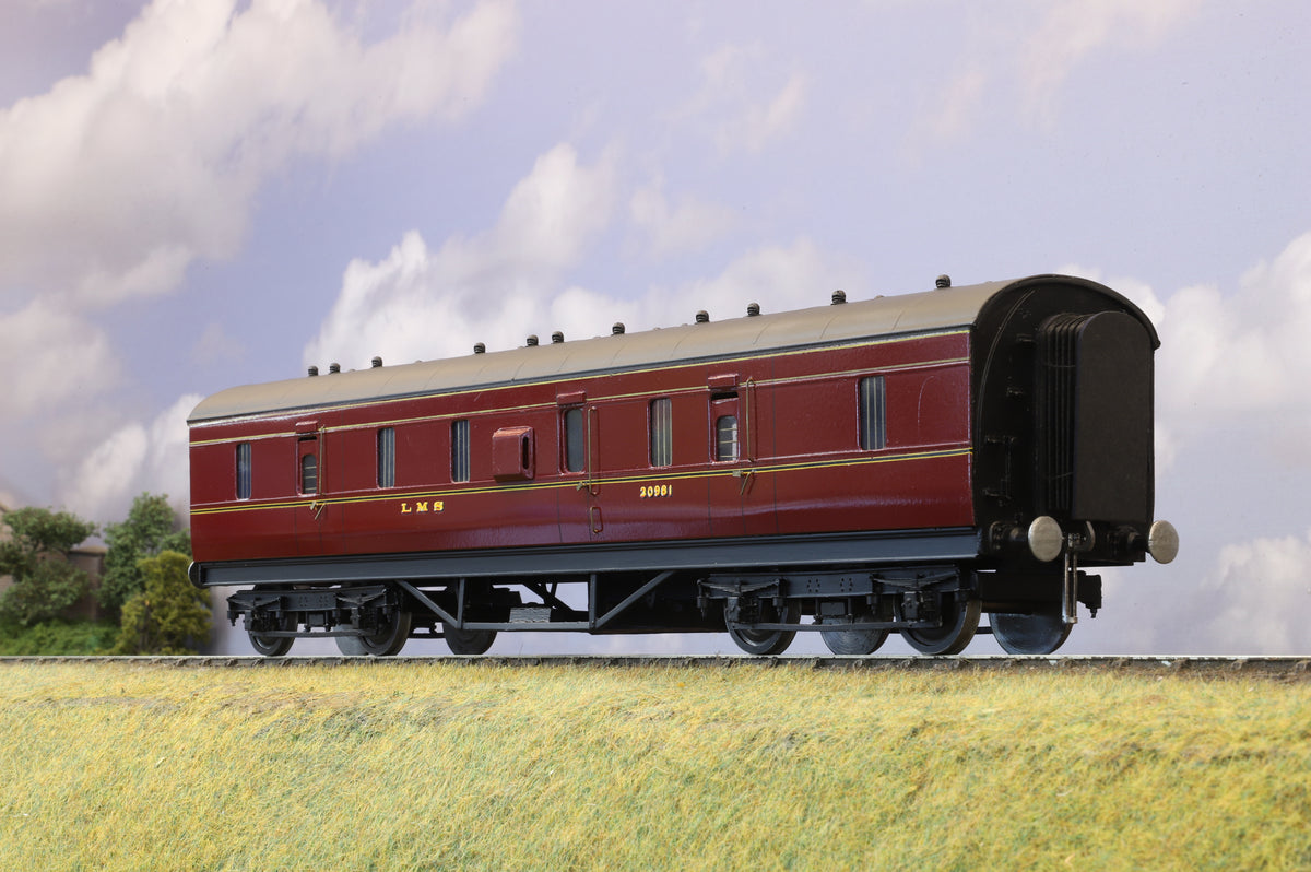 Kit-built Finescale O Gauge LMS Stanier 50ft Full Brake No. 30981