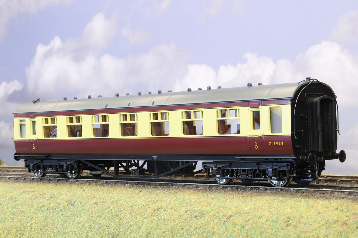 MTH Finescale O Gauge Rake of 4 x ex-LMS Stanier Coaches BR Crimson and Cream
