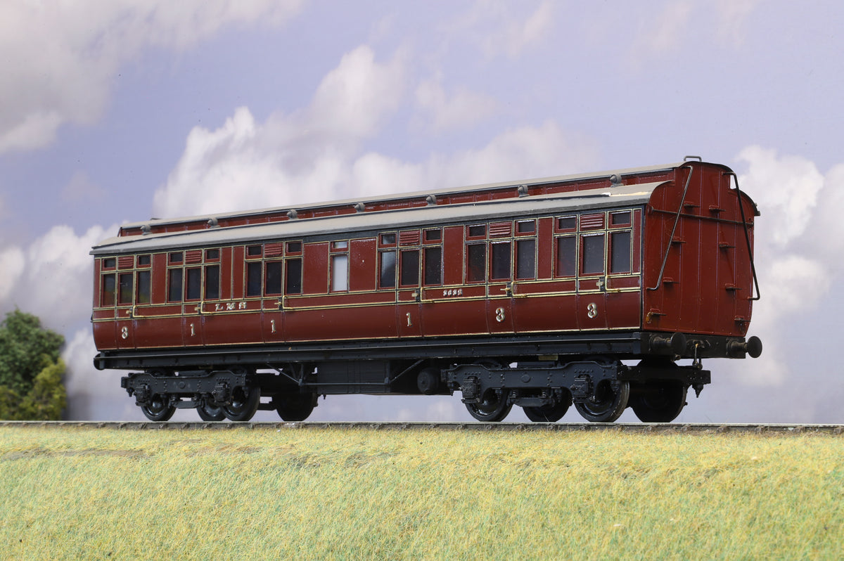 Kit-built Finescale O Gauge  ex-Midland Railway Clerestory Composite No.3632