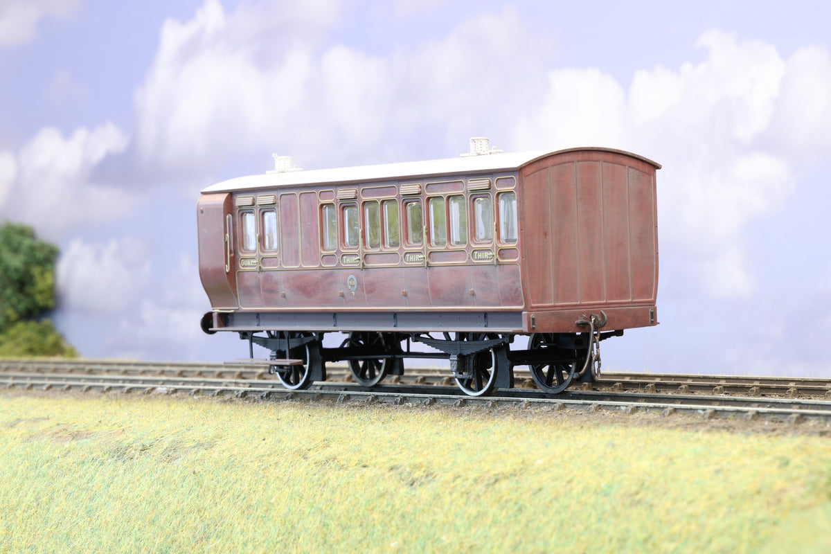 Dapol Finescale O Gauge Stroudley 4-Wheel Oil Lit Brake Coach Mahogany, Weathered (With Lights)