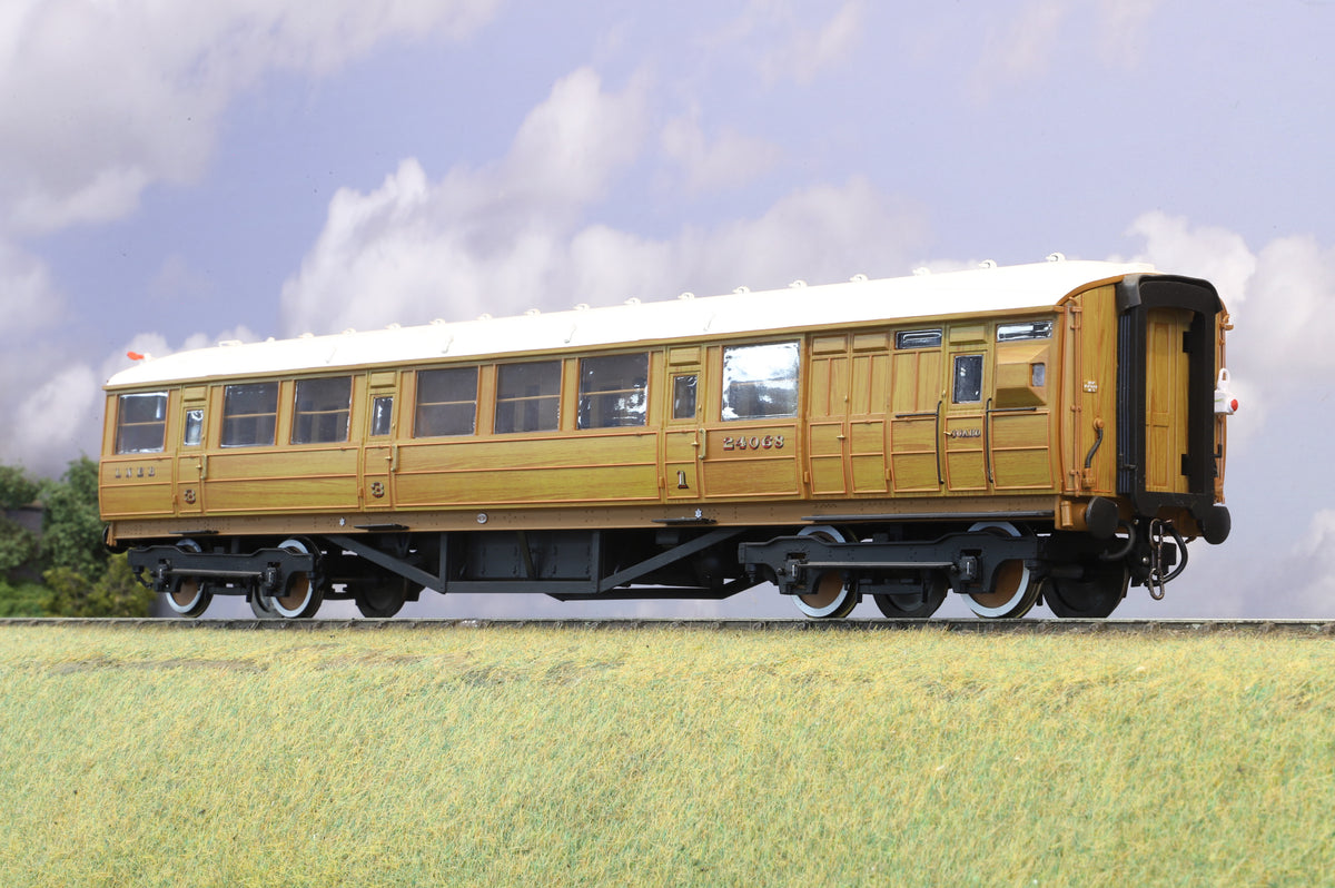 Hattons Finescale O Gauge Gresley Teak Brake Corridor Composite No.24068