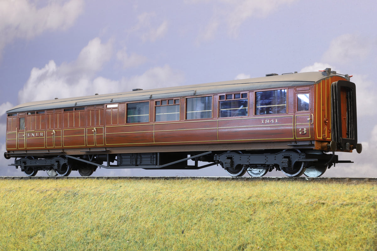 Golden Age Models 7mm Finescale O Gauge LNER Brake Third in Teak, No.1841