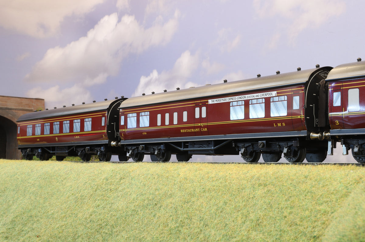 Ace Trains Coarse Scale Rake of Four LMS Coaches (2-/3rail)