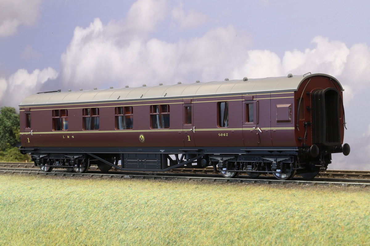 MTH Finescale O Gauge Rake of Four LMS Coaches, MTH 22-60060