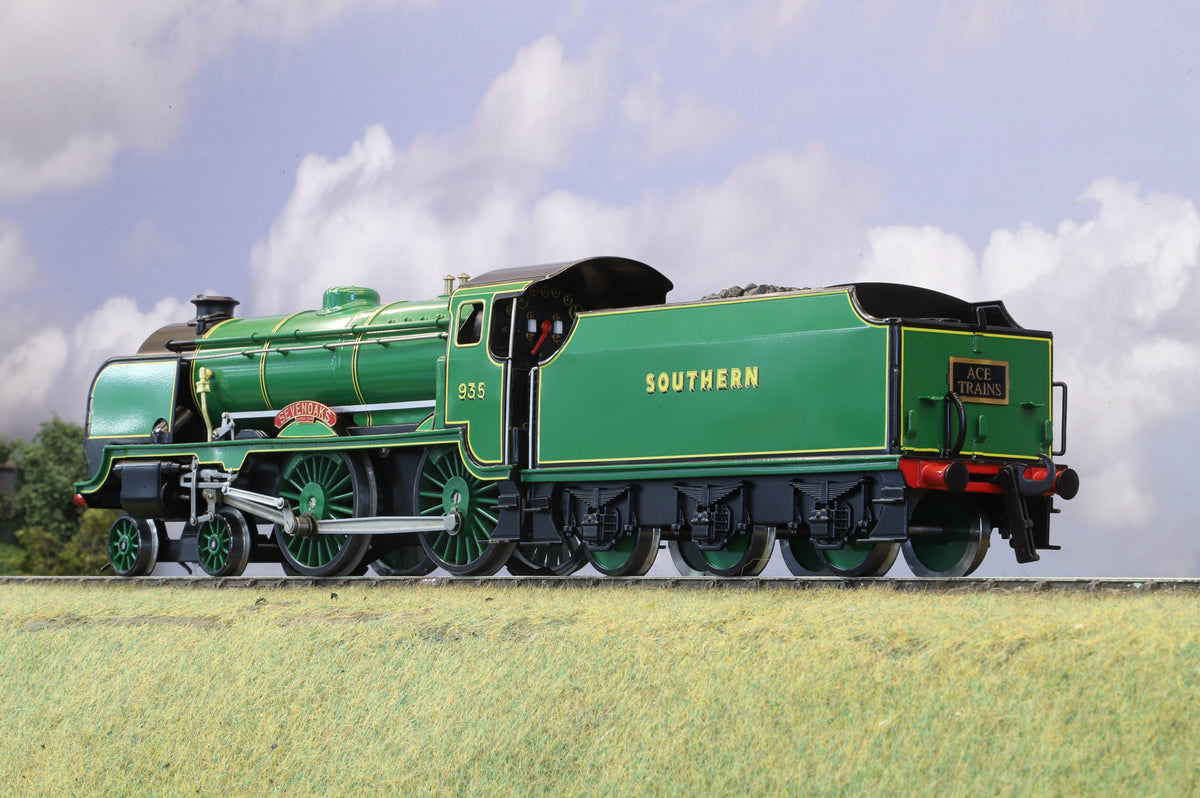 Ace Trains Coarse Scale O Gauge 'Schools' Class 4-4-0 No.935 'Sevenoaks' , 2 or 3 rail operation