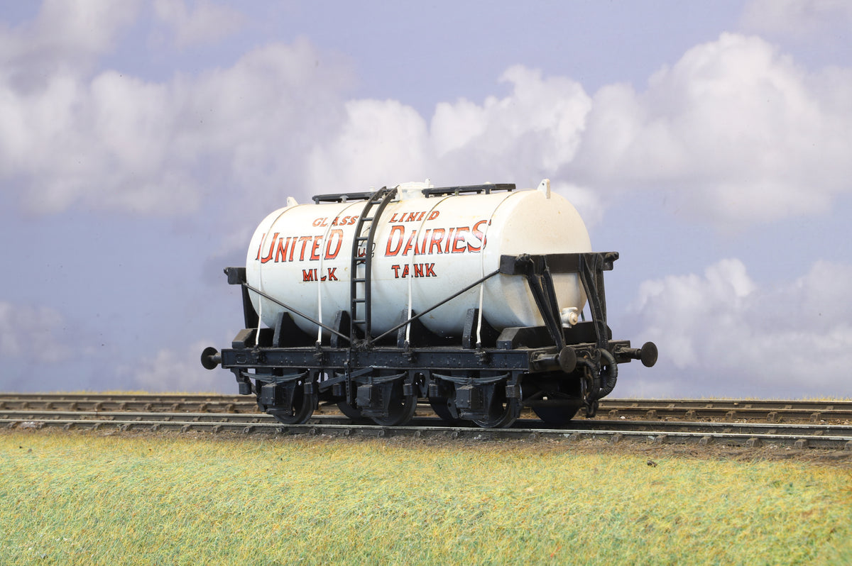 Finescale O Gauge (Kit-Built) LMS 6 Wheel Milk Tanker 'United Dairies' (Brass Construction)
