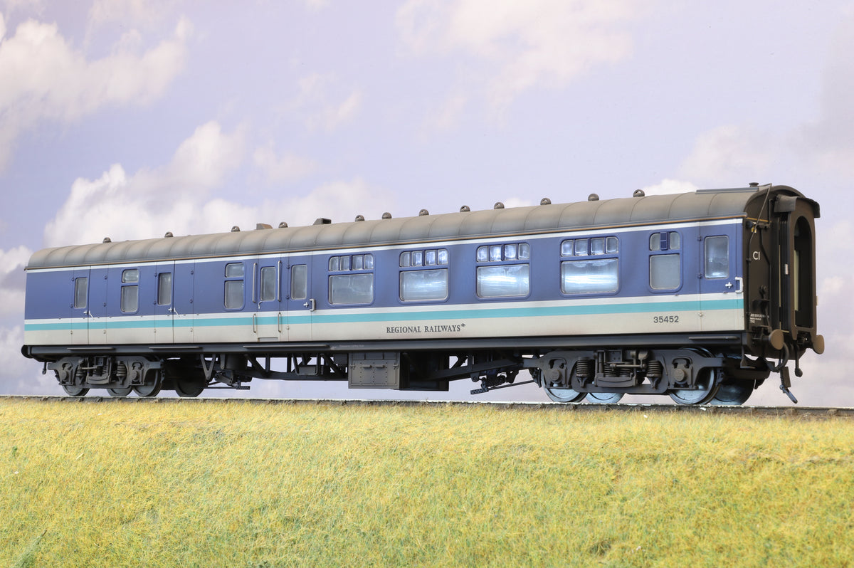 Heljan Finescale O Gauge Model No.4927 Mk1 BSK Regional Railways No.35452, Pro Weathered