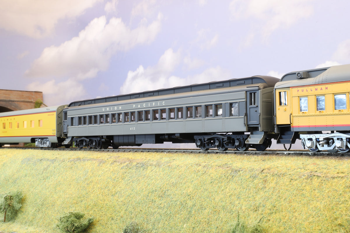 Golden Gate Depot Mixed Rake of 4 Union Pacific Pullman / Standard Passenger Cars