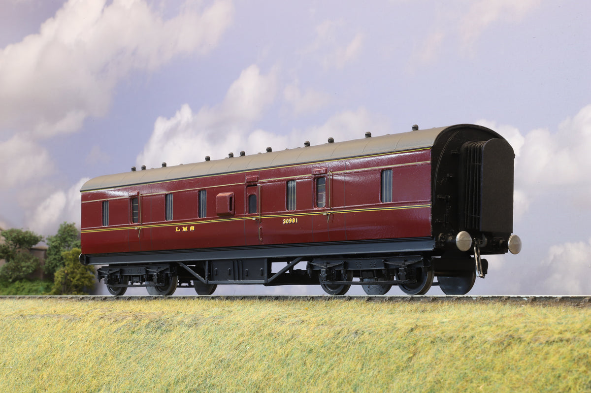 Kit-built Finescale O Gauge LMS Stanier 50ft Full Brake No. 30981