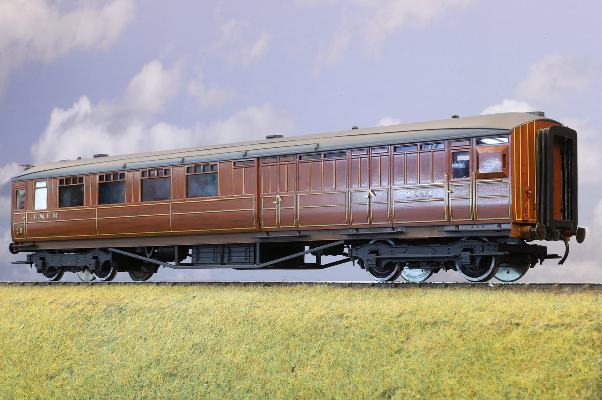 Golden Age Models 7mm Finescale O Gauge LNER Brake Third in Teak, No.1841