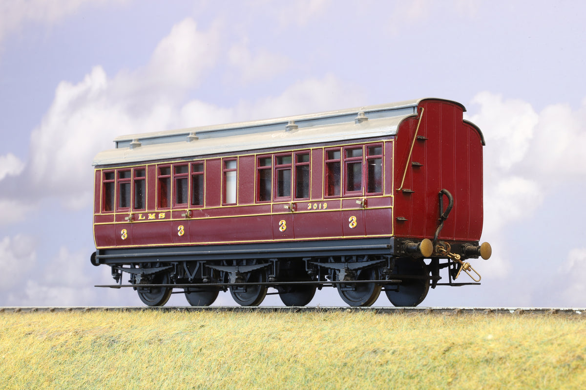 Kit-built Finescale O Gauge Midland Railway 6-wheel Lavatory Third