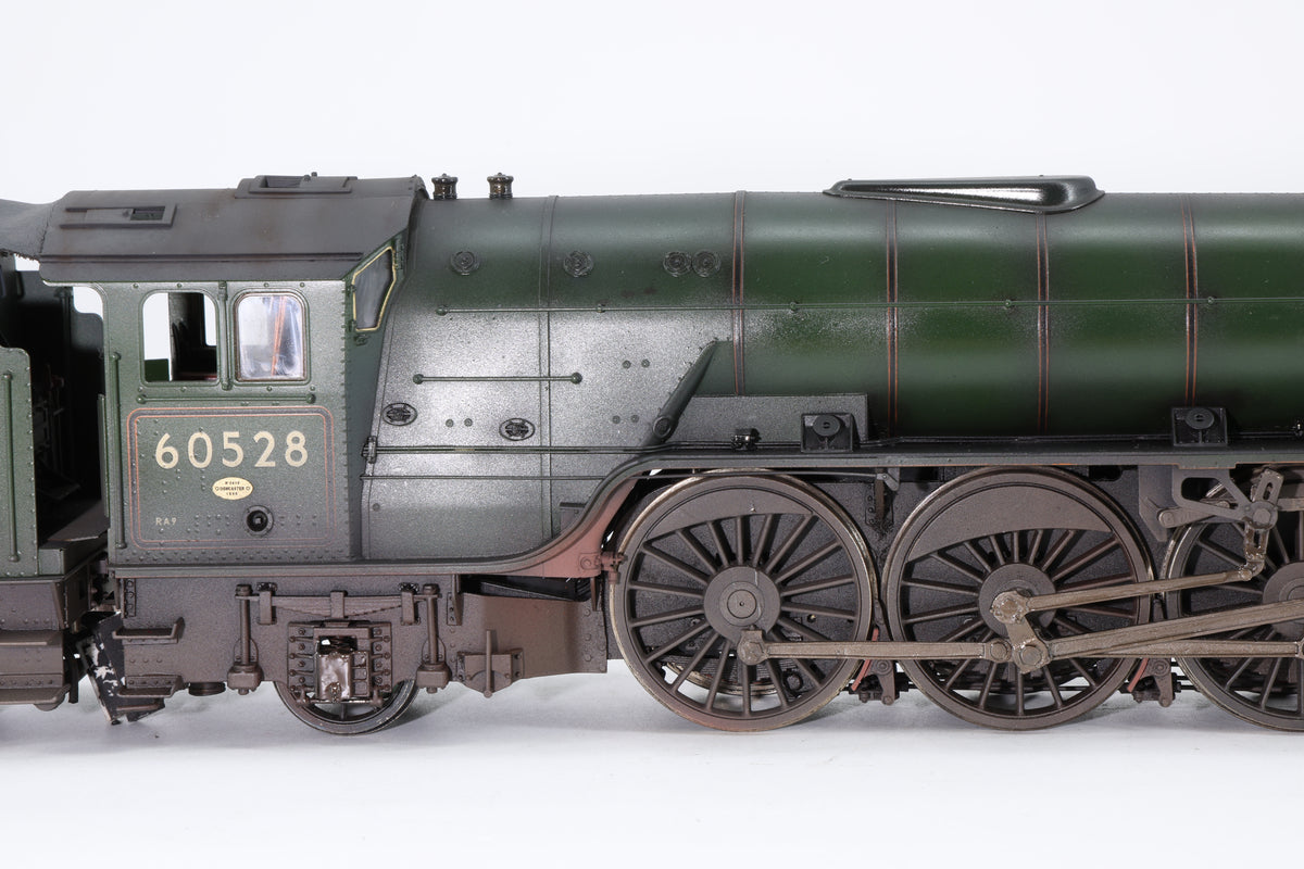 Golden Age Models Finescale O Gauge Peppercorn Class A2 No. 60528 'Tudor Minstrel' BR Green Late Crest DCC Sound & Smoke + Darstaed Rake of 5 Thompsons Pro-Weathered